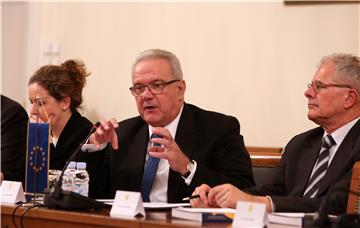 Europski povjerenik za medunarodnu suradnju i razvoj Neven Mimica na sjednici saborskog Odbora za europske integracije