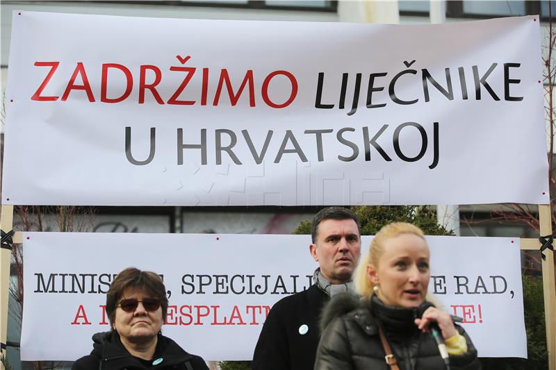 Prosvjedni skup liječnika specijalista, specijalizanata i stažista "Zadržimo liječnike u Hrvatskoj"