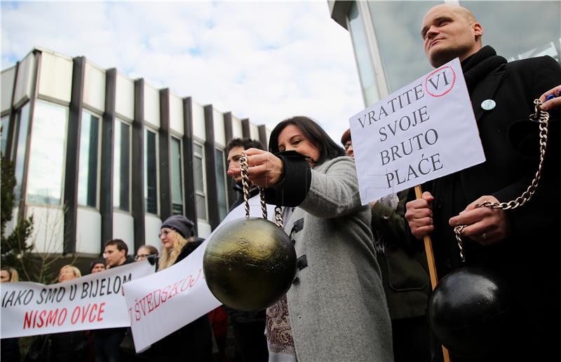 Prosvjedni skup liječnika specijalista, specijalizanata i stažista "Zadržimo liječnike u Hrvatskoj"