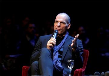 Yanis Varoufakis u Hrvatskome narodnom kazalištu u Zagrebu