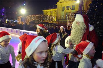 Zagrebački Advent posjetio pravi Djed Mraz iz Laponije