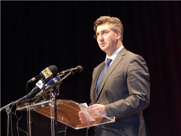 Plenković u Gospiću: Proračun 2017. - nastaviti trend smanjenja deficita  