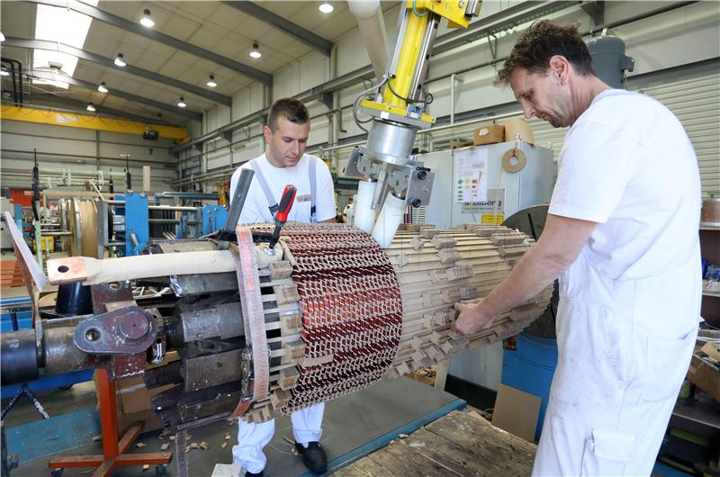 Croatia's industrial producer prices down for 43 straight months