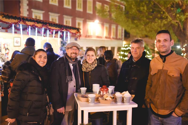 U Šibeniku otvoren prvi 'plastic-free' Adventski sajam u Hrvatskoj