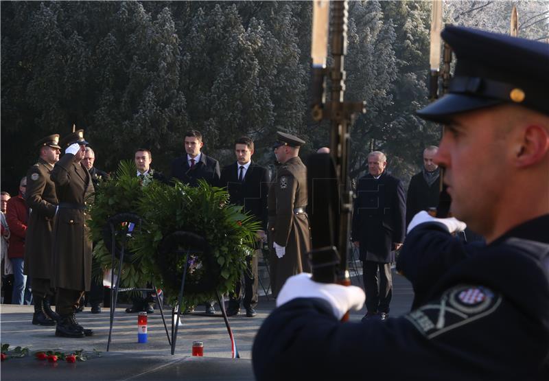 Izaslanstvo Hrvatskog sabora položilo vijenac na Tuđmanov grob