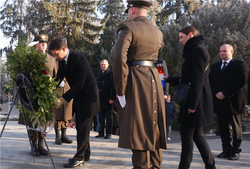 Izaslanstvo Hrvatskog sabora položilo vijenac na Tuđmanov grob