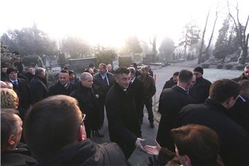 Izaslanstvo HDZ-a položilo vijenac na Tuđmanov grob