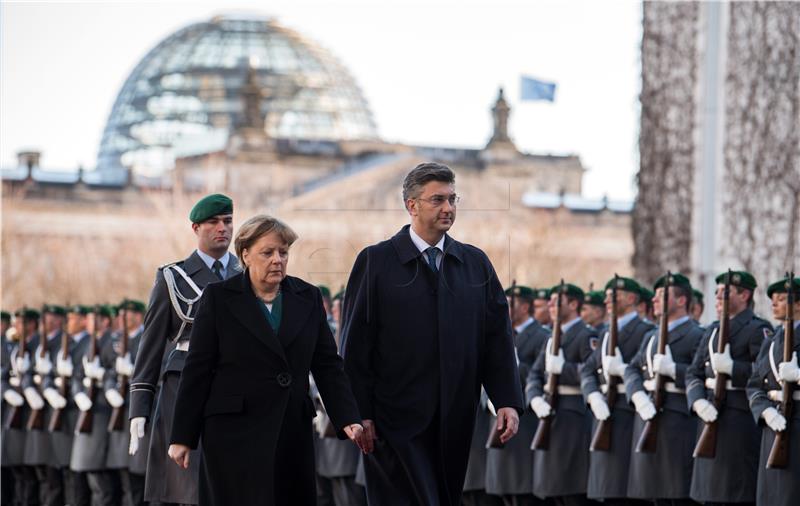 Berlin: Merkel uz vojne počasti primila Plenkovića 