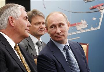 Rex Tillerson, naftaš povezan s Putinom, na čelu State Departmenta