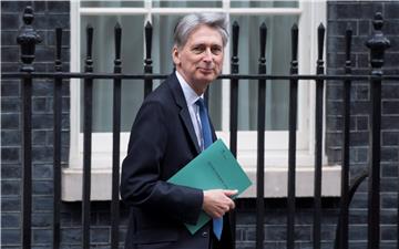 Hammond se zauzima da Britanija dogovori prijelazne aranžmane s EU-om 