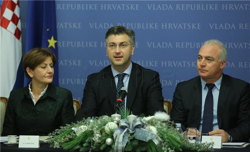 Premijer Plenković sa predstavnicima Hrvatske zajednice županija, Udruge gradova i Udruge općina