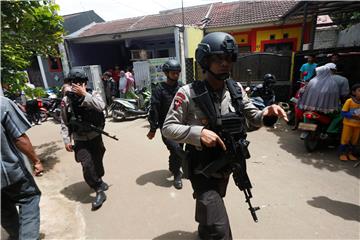 INDONESIA POLICE ANTI TERROR RAID