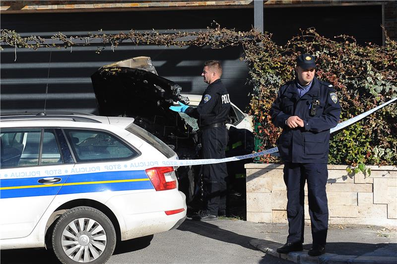 U Solinu zapaljeni Porsche i Mercedes