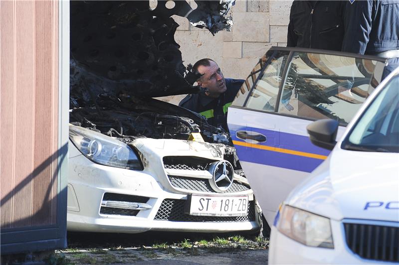 U Solinu zapaljeni Porsche i Mercedes