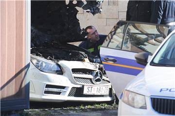 U Solinu zapaljeni Porsche i Mercedes