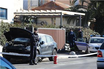 U Solinu zapaljeni Porsche i Mercedes