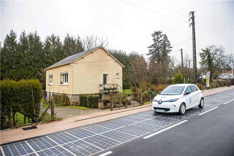 FRANCE ALTERNATIVE ENERGY SOLAR ROAD