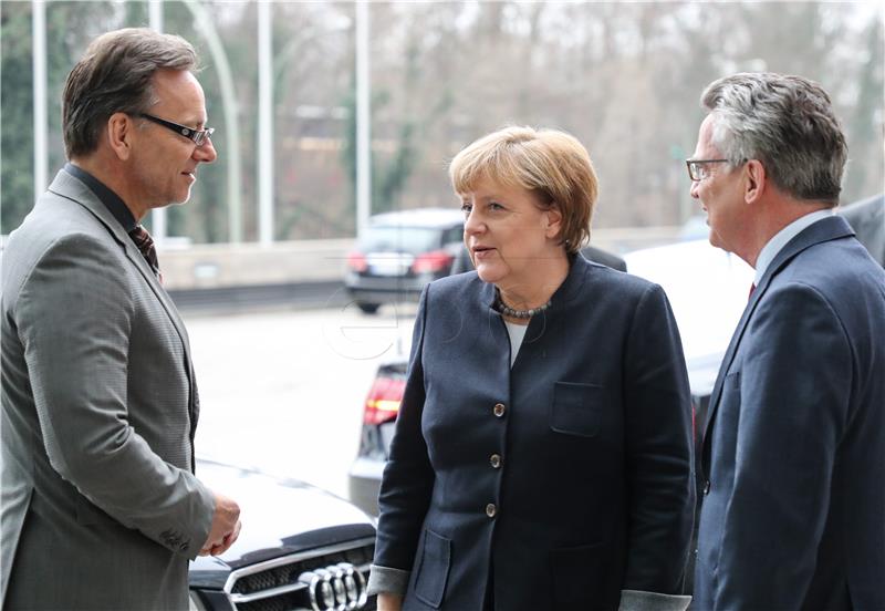 Merkel "ponosna" na reakcije Nijemaca nakon napada u Berlinu