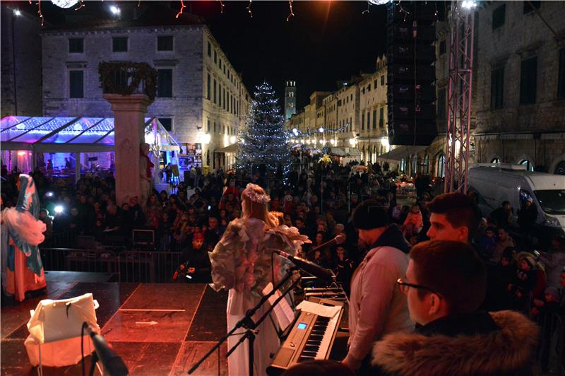 Dubrovnik: Uprizorene 'Žive jaslice' na Stradunu