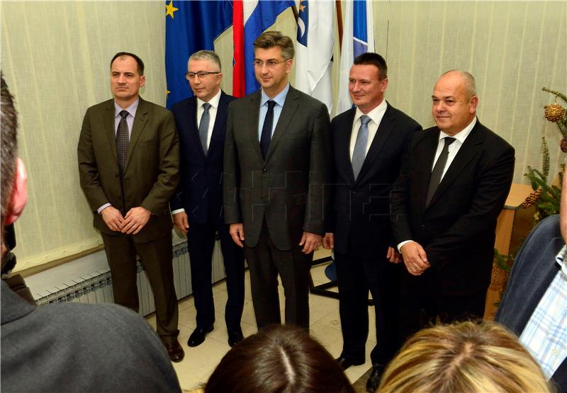 PM discusses air pollution in Slavonski Brod