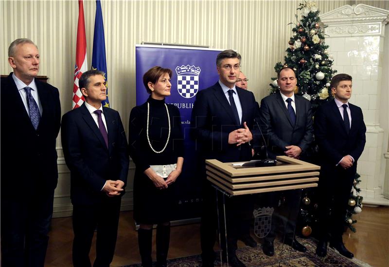 Premijer Plenković dao izjavu za medije u Banskim dvorima