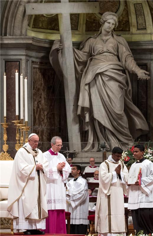 VATICAN MIDNIGHT MASS