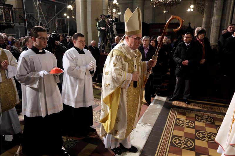 Nadbiskup Bozanić predvodio božićno misno slavlje u zagrebačkoj katedrali