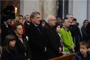 Nadbiskup Puljić predvodio misu u Zadru