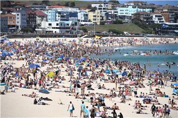 AUSTRALIA CHRISTMAS DAY BONDI BEACH