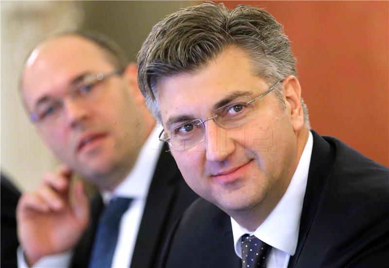 Plenković: U 2017. s mnogim izazovima, ali i s probuđenim optimizmom