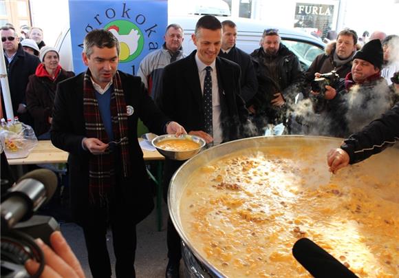 Pula makes "fritaja" from 2017 beaten eggs for its citizens and guests