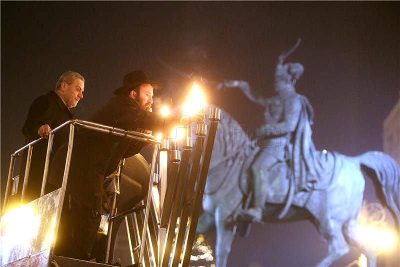 Hanukkah marked by menorah lighting in Zagreb's Main Square