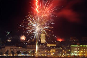 Splićani i gosti Novu 2017. dočekali na Rivi