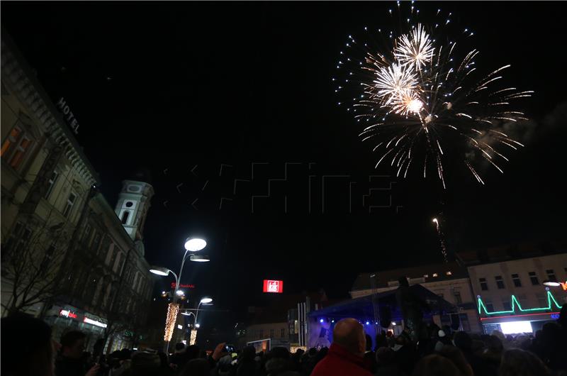  × Doček Nove Godine na središnjem osječkom Trgu Ante Starčevića