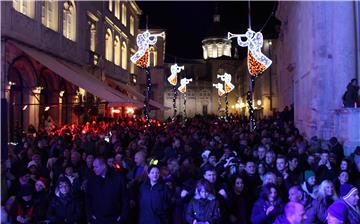 Dubrovčani Novu 2017. dočekali na Stradunu