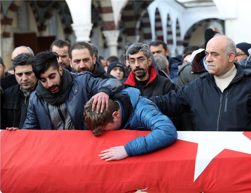 Turski premijer: nije još jasno tko je izveo napad na Istanbul