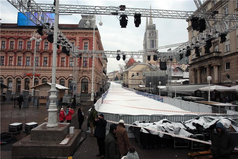 Zasnježena skijaška staza u Bakačevoj ulici