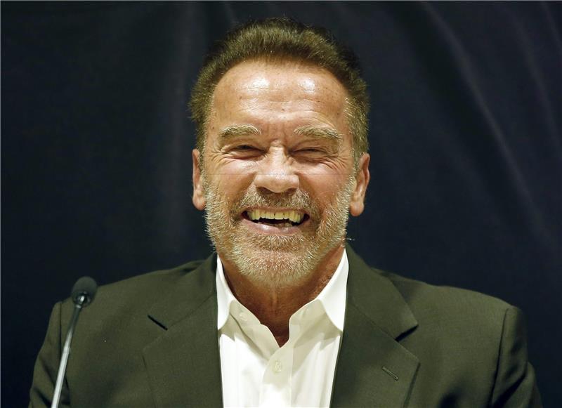 Schwarzenegger naslijedio Trumpa u "Pripravniku"