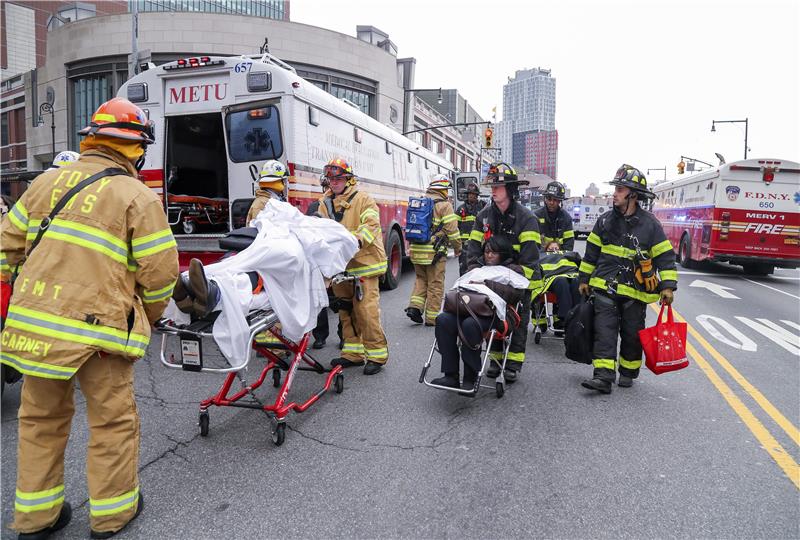 USA NEW YORK TRAIN ACCIDENT