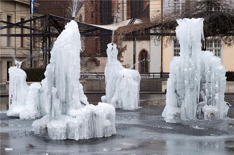 SWITZERLAND WEATHER WINTER ICE