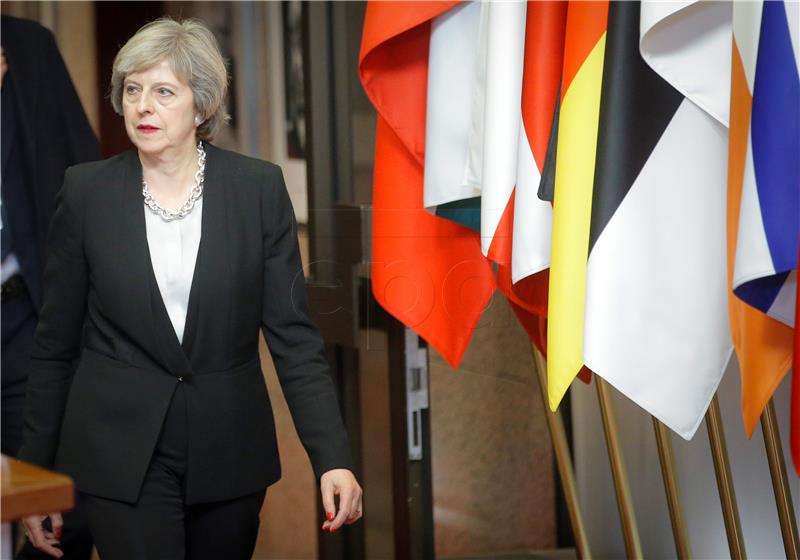 May niječe da je strategija Brexita "smušena"