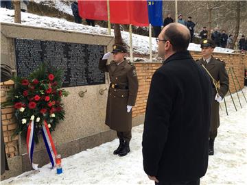 Ministar Stier položio je vijenac povodom 25. godišnjice pogibije članova promatračke misije EZ