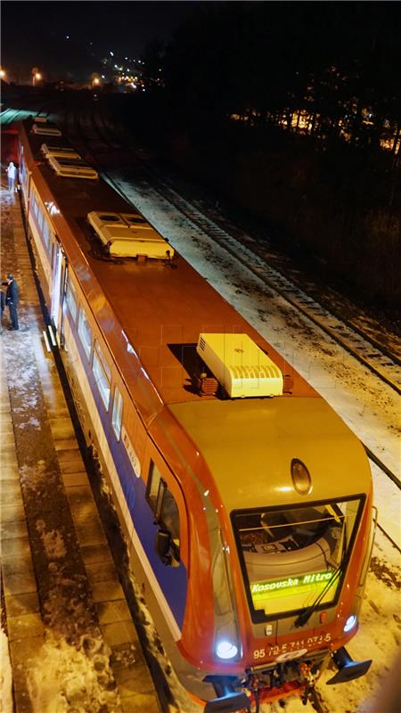 Vlak iz Beograda zaustavljen zbog mogućih sukoba s Albancima