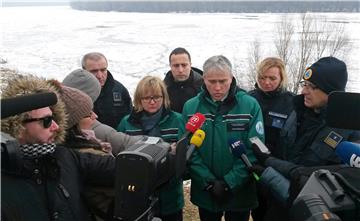 Zbog niskih temperatura, ledohoda i ledostaja na Dunavu mađarski ledolomci