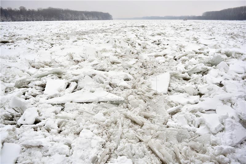 CROATIA HUNGARY WINTER