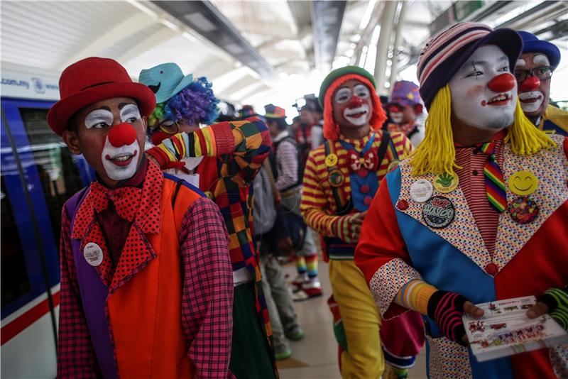 MALAYSIA MUSLIM CLOWN