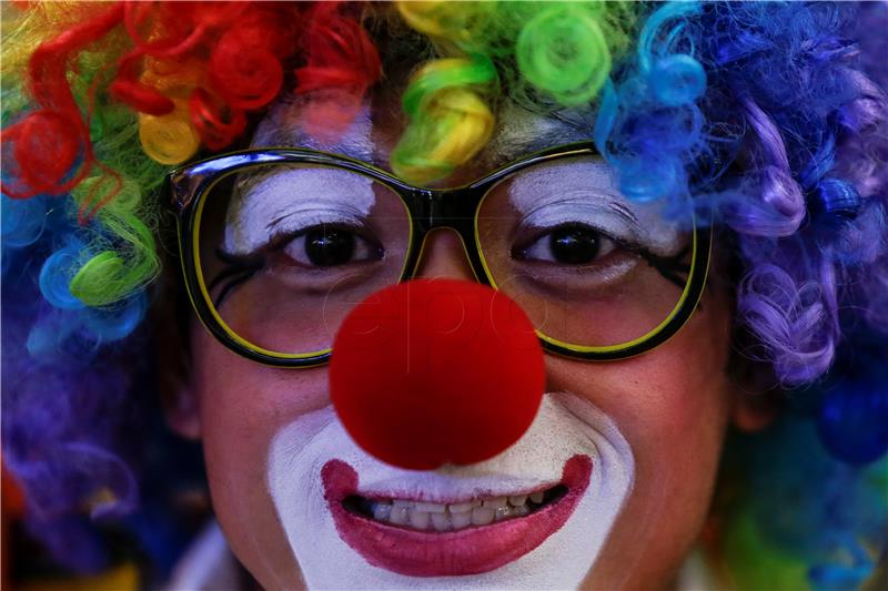 MALAYSIA MUSLIM CLOWN