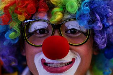 MALAYSIA MUSLIM CLOWN