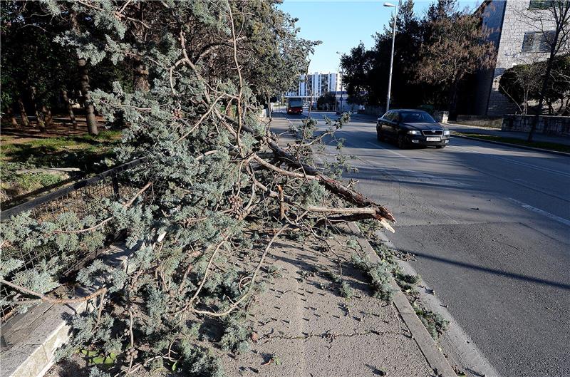 Jaka bura stvara probleme na šibenskom području