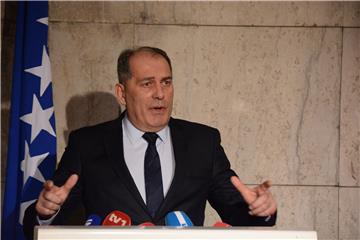 Security minister warns situation in Bosnia "drastically complicated" 